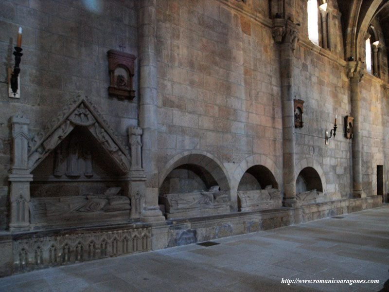 PÓRTICO DEL PARAISO. APOSTOLARIO